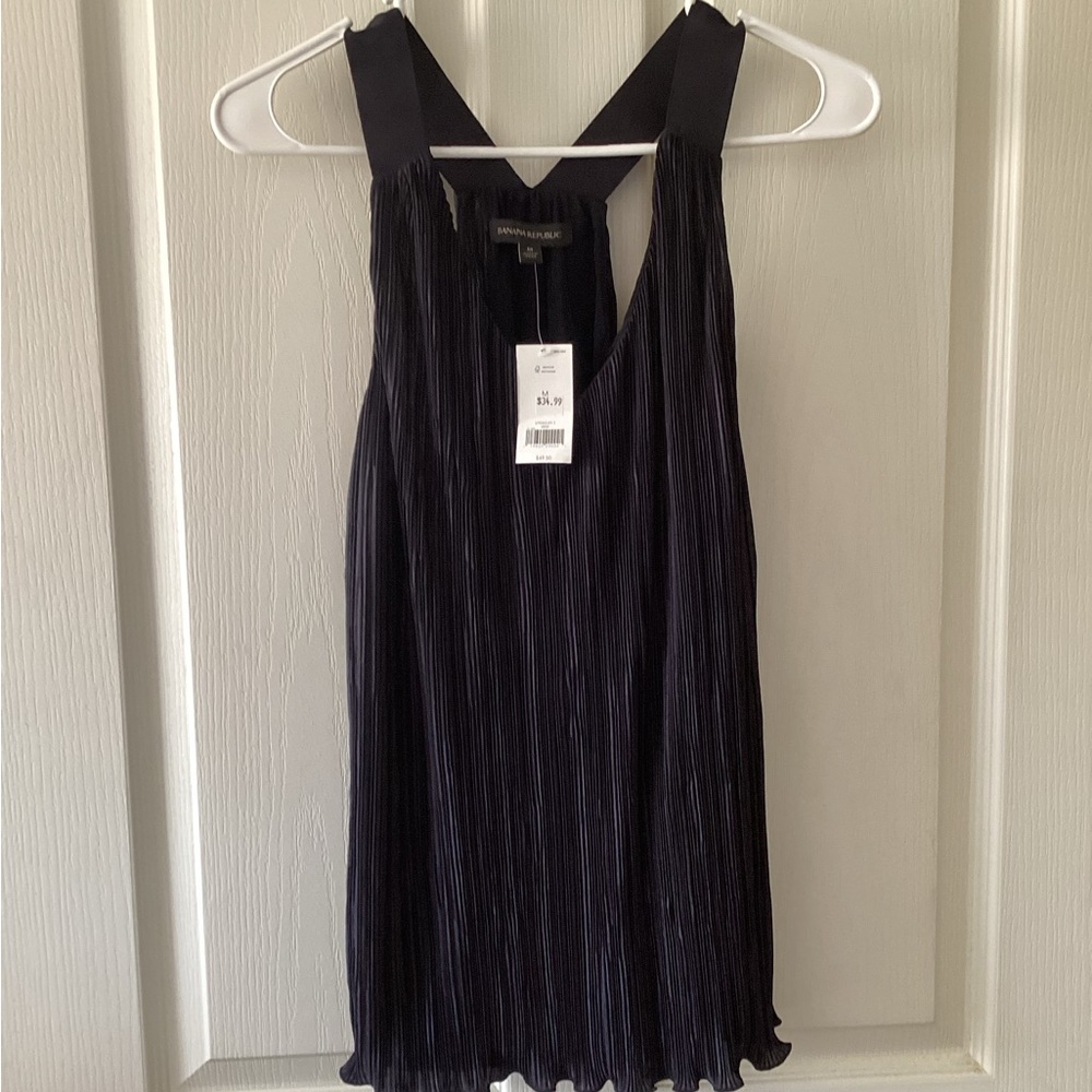 Black Sleeveless Pleated Top
